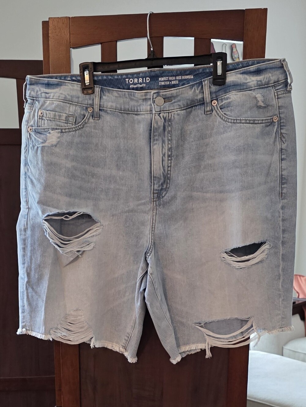0NWT Torrid Distressed Perfect High-Rise Bermuda Stretch Rigid Shorts